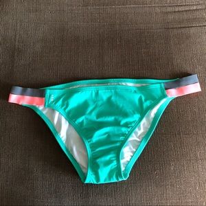 Lands’ End low waist bikini bottom